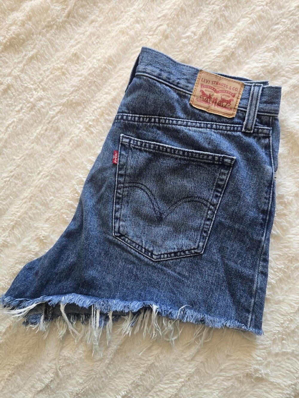 Levi's High Wasited Mom Short